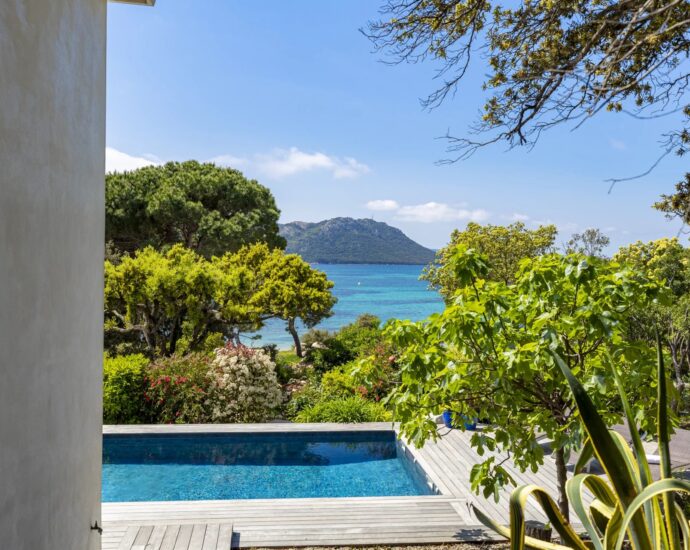 Porto-Vecchio, Domaine de Cala Rossa, villa 6 chambres, piscine et plage à pied, Villa Cala Rossa