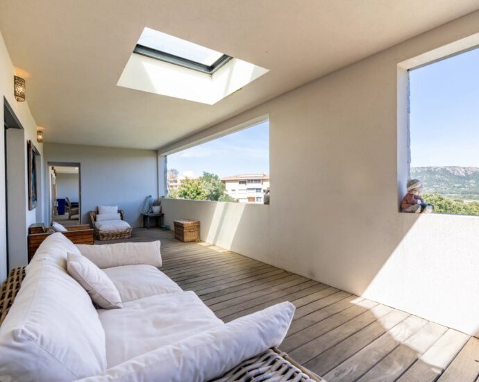 Porto-Vecchio, Duplex Apartment, 5 Bedrooms, Mountain View, Shared Pool