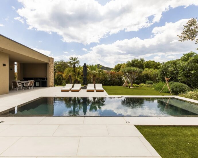 Lecci, Villa Contemporaine, 3 chambres, Piscine, Proche plage