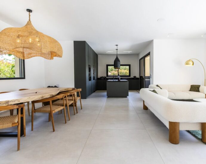 Lecci, Villa Contemporaine, 3 chambres, Piscine, Proche plage