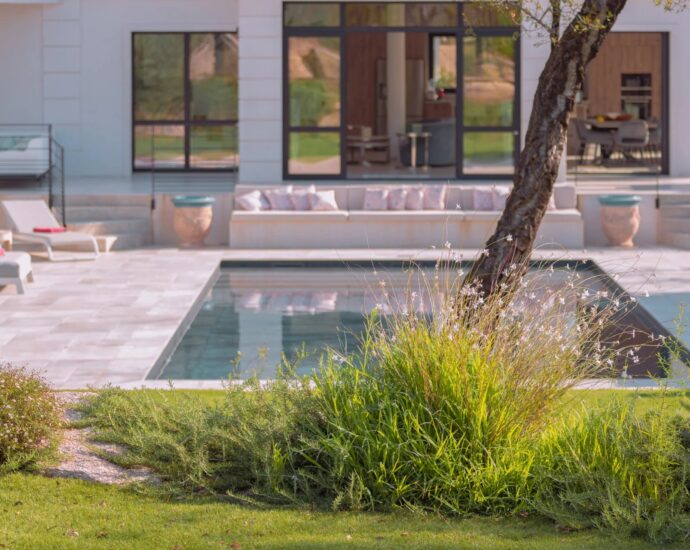 Private estate, 5-bedroom villa, swimming pool, close to the beach