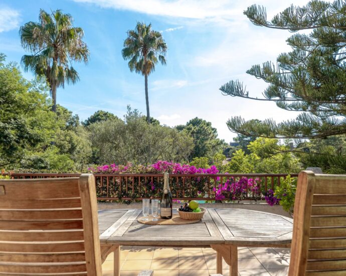 Porto Vecchio, Domaine de Cala Rossa, 5 bedroom villa, swimming pool, walking distance to the beach