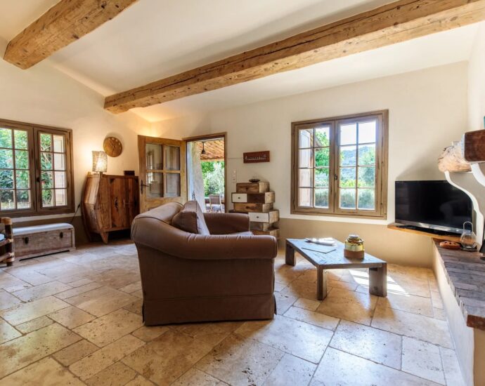 Porto-Vecchio, Palombaggia, sheepfold type villa, 3 bedrooms, pool, close to the beach