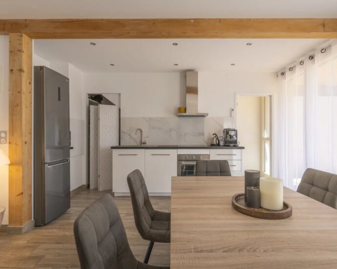 Cala Rossa, Villa with Garden, 3 Bedrooms, Walking Distance to the Beach