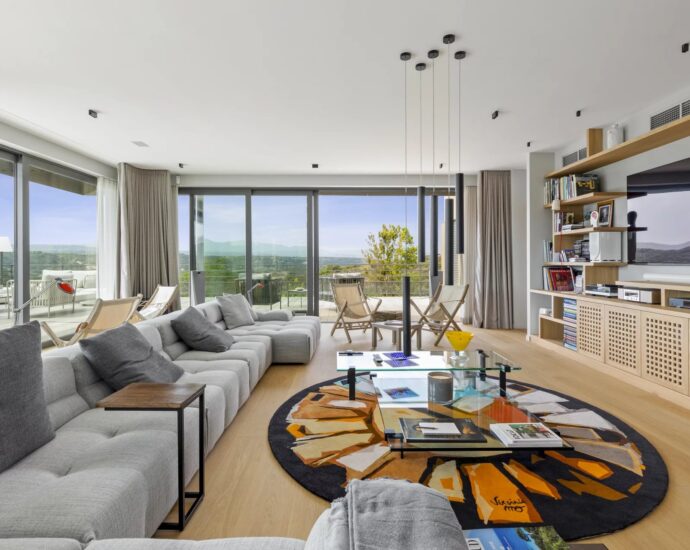 Bonifacio, Villa 5 chambres, piscine chauffée, practice de golf, vue montagne panoramique, proche plages