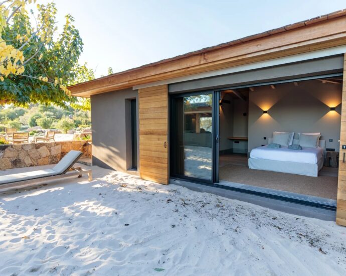 Caramontino, 6 bedrooms, pool, in front of the beach