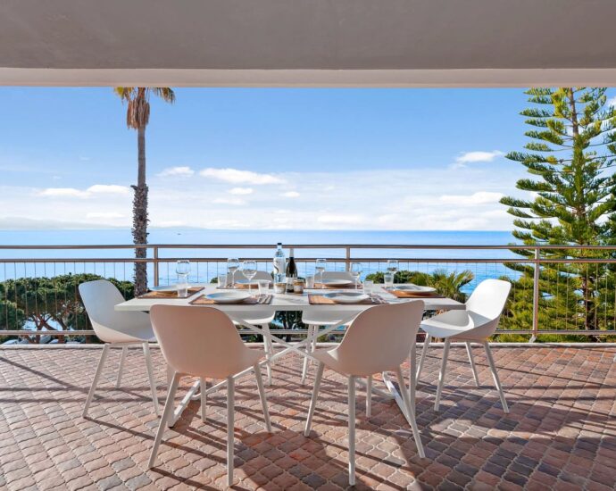 Ajaccio, Route des Sanguinaires, Villa vue mer, 5 chambres, Piscine, plage à pied