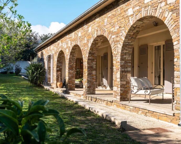 Cap Corse, Sisco, Villa vue montagnes, 5 chambres, piscine, proche plage