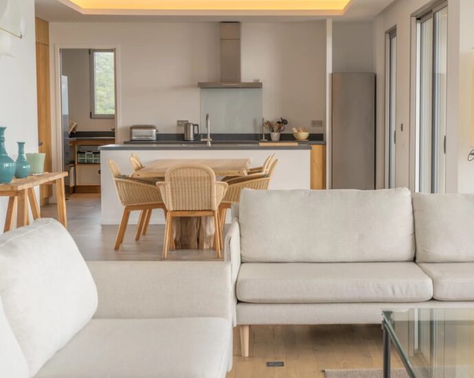 Palombaggia, villa 7 bedrooms, service room, swimming pool, panoramic sea view, beach on foot