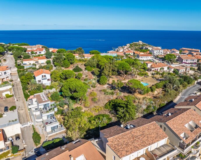 Calvi, Buildable Land with Sea View, Valid Building Permit, Close to Beach and Town Center