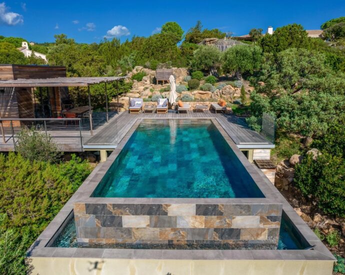 Porto-Vecchio, Palombaggia, 4 Bedroom Villa with Pool, Sea View and Close to the Beach