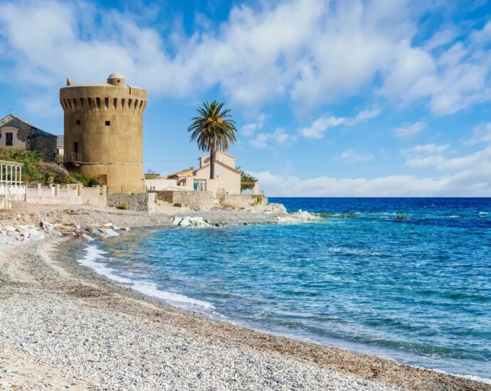 Bastia, centre-ville, maison de maître, 5 chambres, piscine, proche plage