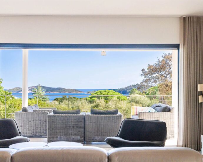 Exclusivité, Pinarello, Villa vue mer, 4 chambres, piscine, plage à pied