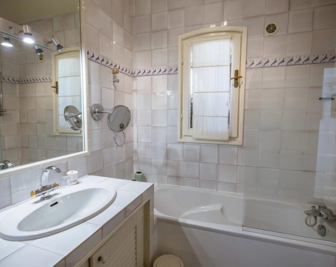 Cala Rossa, Benedettu, Panoramic Sea View Villa, 6 Bedrooms, Pool, Walking Distance to the Beach