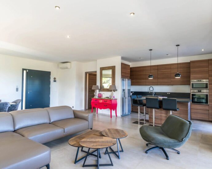 Exclusivité, Pinarello, Villa vue mer, 4 chambres, piscine, plage à pied