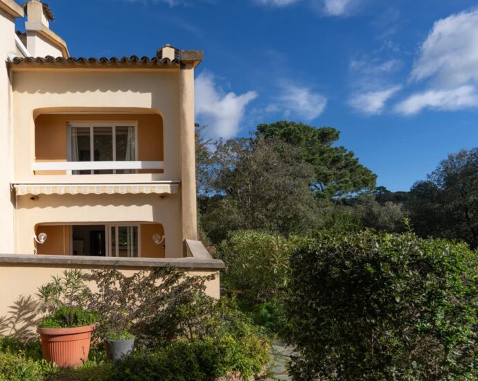 Exclusivité, Villa Mitoyenne, Domaine de Cala Rossa, Triplex, Plage à pied