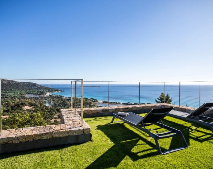 Palombaggia, 6 bedroom villa, swimming pool, panoramic sea view, close to the beach