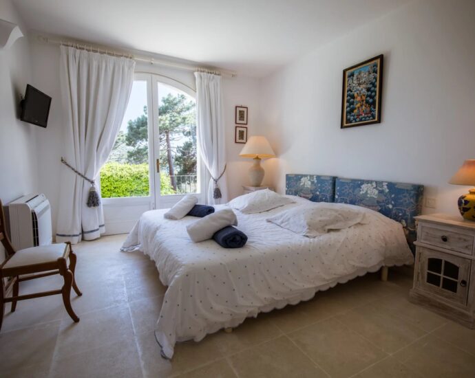 Cala Rossa, Benedettu, Panoramic Sea View Villa, 6 Bedrooms, Pool, Walking Distance to the Beach