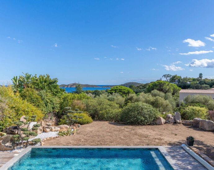 Exclusivité, Pinarello, Villa vue mer, 4 chambres, piscine, plage à pied