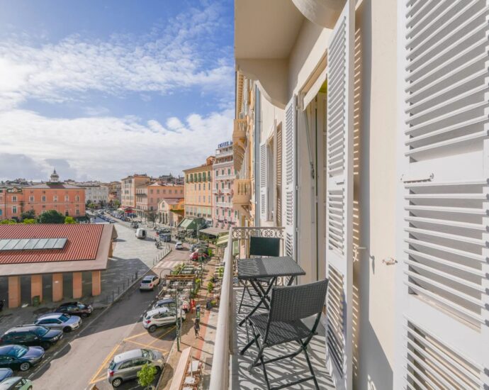 Exclusivité, Ajaccio, Centre-ville, Appartement, 2 chambres, 2 balcons, vue mer, plage à pied