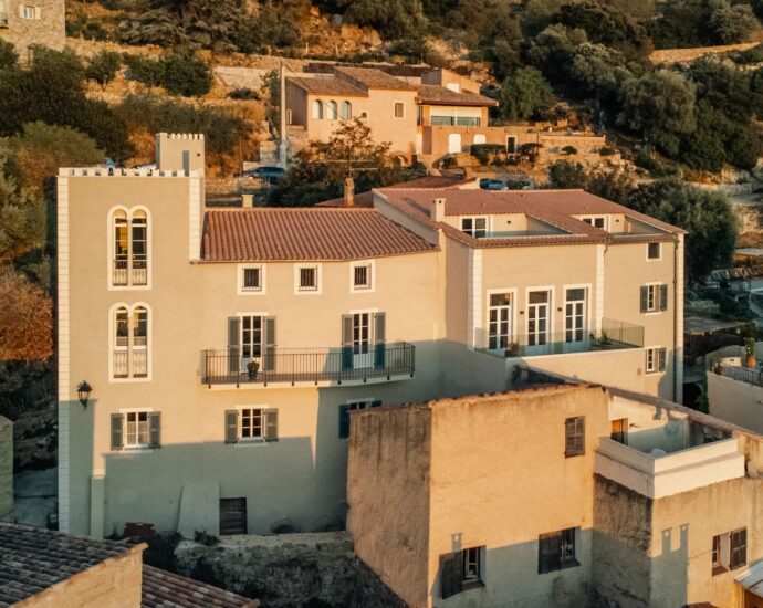 Lumio, Maison de Maître, 9 chambres, vue panoramique mer et village, piscine, proche plage
