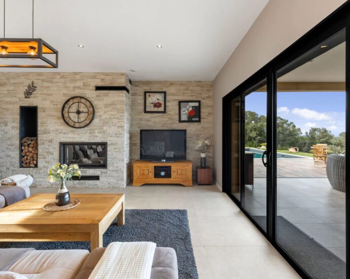 Porto-Vecchio, Contemporary villa, 4 bedrooms, swimming pool, near the beach of Santa Giulia