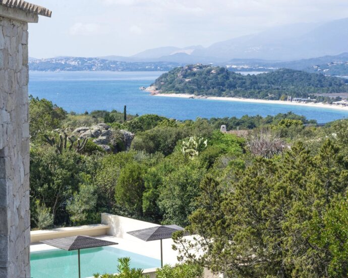 Porto-Vecchio, Domaine de Cala Rossa, villa 8 chambres, piscine et plage à pied