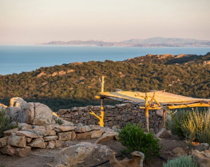 Bonifacio, 6 bedroom villa, panoramic sea view, swimming pool, close to the beach