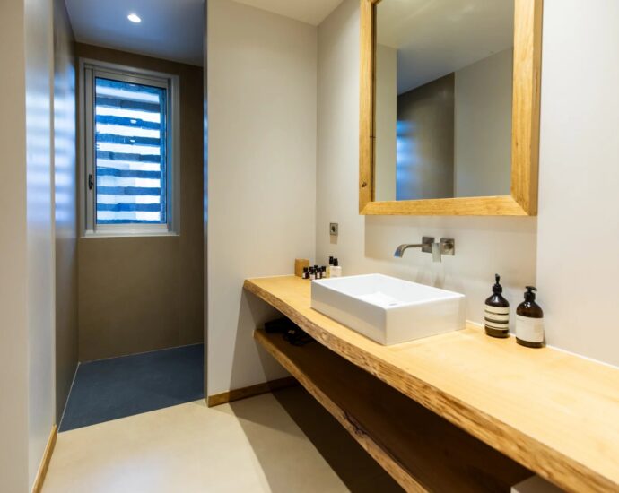 Palombaggia, 6 bedroom villa, swimming pool, sea view, close to the beach