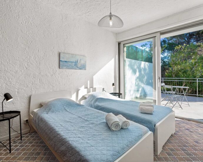 Ajaccio, Route des Sanguinaires, Villa vue mer, 5 chambres, Piscine, plage à pied