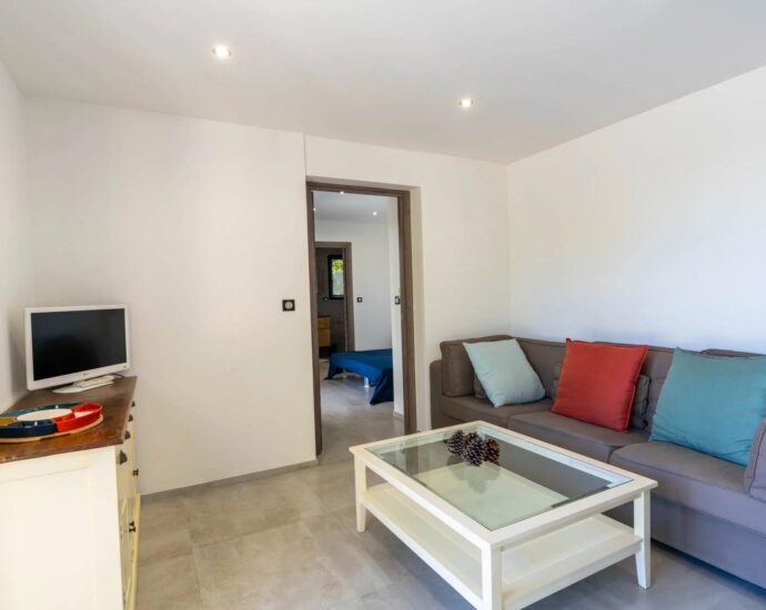 Exclusivité, Pinarello, Villa vue mer, 4 chambres, piscine, plage à pied