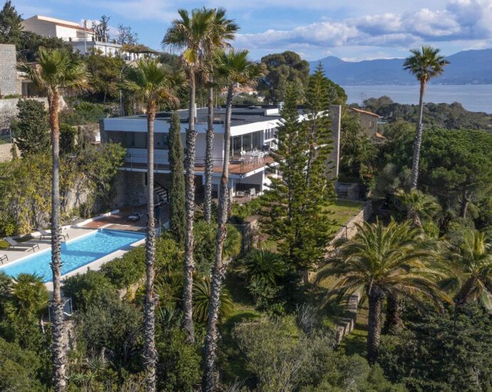 Ajaccio, Route des Sanguinaires, Villa vue mer, 5 chambres, Piscine, plage à pied