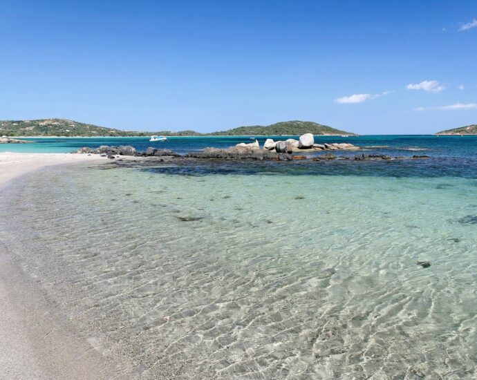 Porto-Vecchio, Arasu, Saint-Cyprien, villa d&rsquo;architecte, 7 chambres, piscine, plage à pieds