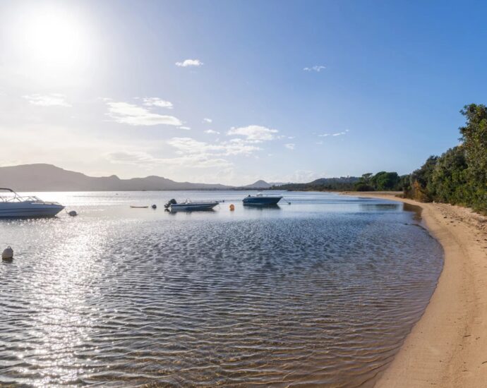 Porto-Vecchio, Marina di Fiori, Villa plage à pied, vue mer panoramique, 4 chambres, piscine chauffée