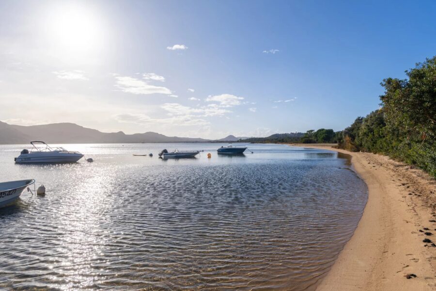 Porto-Vecchio, Marina di Fiori, Villa plage à pied, vue mer panoramique, 4 chambres, piscine chauffée