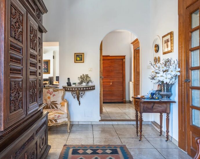 Bastia, centre-ville, maison de maître, 5 chambres, piscine, proche plage