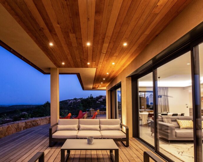 Bonifacio, 6 bedroom villa, panoramic sea view, swimming pool, close to the beach