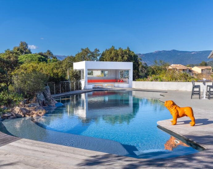 Porto-Vecchio, Marina Di Fiori, 7-Bedroom Villa, Pool, Sea View, Walking Distance to the Beach