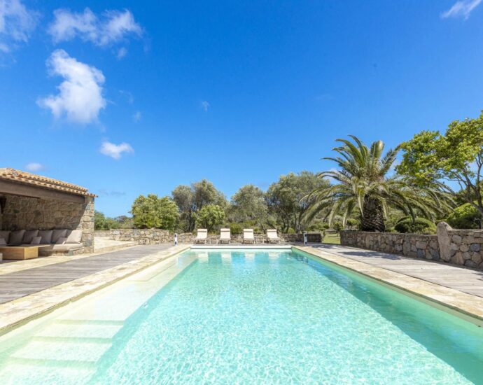 Bonifacio, Piantarella,  Propriété vue mer panoramique, 5 chambres, piscine chauffée et proche plage