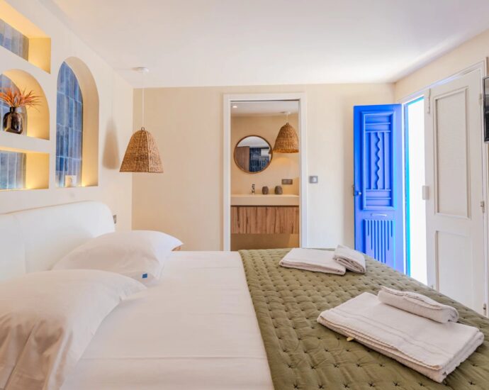 Ajaccio, Route des Sanguinaires, Villa vue mer, 5 chambres, Piscine, Plage à pied