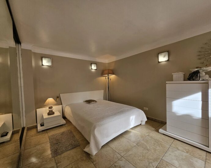 Exceptional, in the Cala Rossa area, 2 semi-detached villas, waterfront