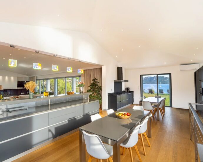 Porto-Vecchio, Marina Di Fiori, 7-Bedroom Villa, Pool, Sea View, Walking Distance to the Beach