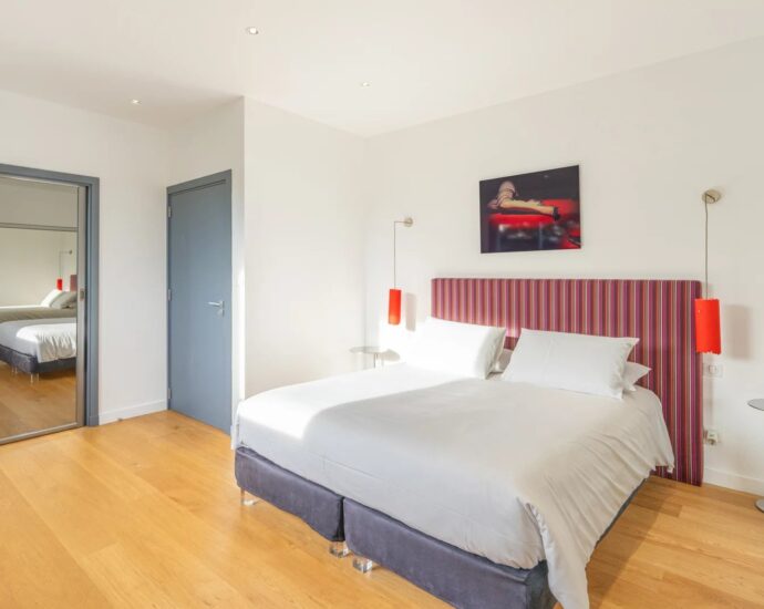 Porto-Vecchio, Marina Di Fiori, 7-Bedroom Villa, Pool, Sea View, Walking Distance to the Beach