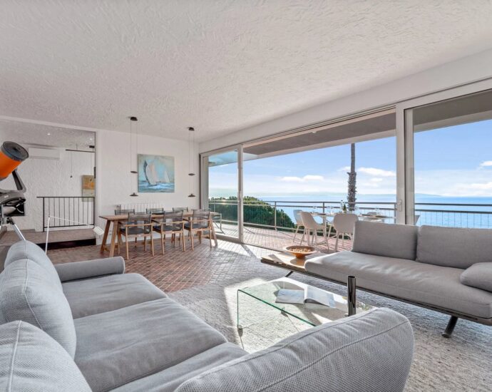 Ajaccio, Route des Sanguinaires, Villa vue mer, 5 chambres, Piscine, plage à pied