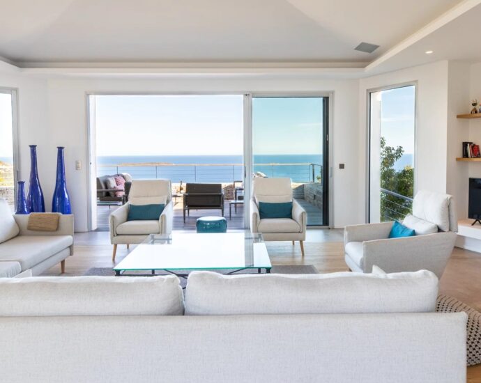 Palombaggia, villa 7 bedrooms, service room, swimming pool, panoramic sea view, beach on foot