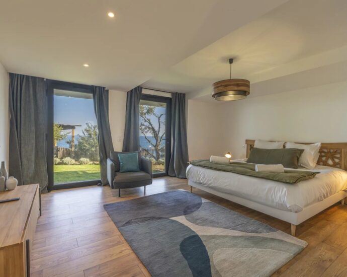 Côte des Nacres, Canella, Villa pied dans l&rsquo;eau, 5 chambres, piscine, vue mer panoramique, accès privé mer