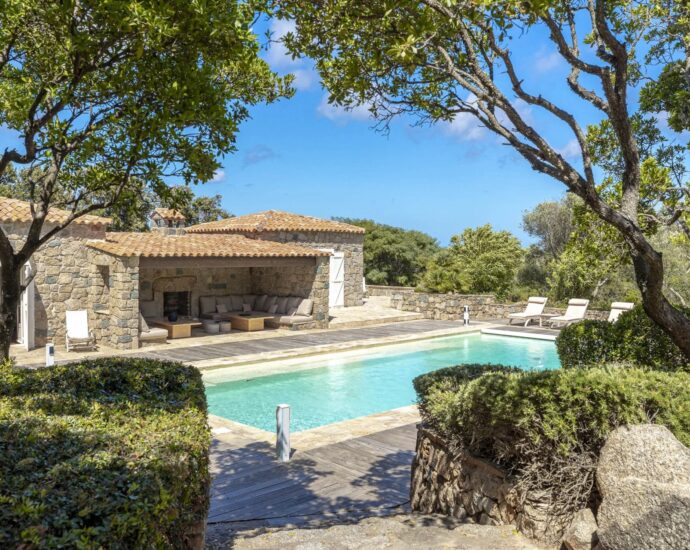 Bonifacio, Piantarella,  Propriété vue mer panoramique, 5 chambres, piscine chauffée et proche plage