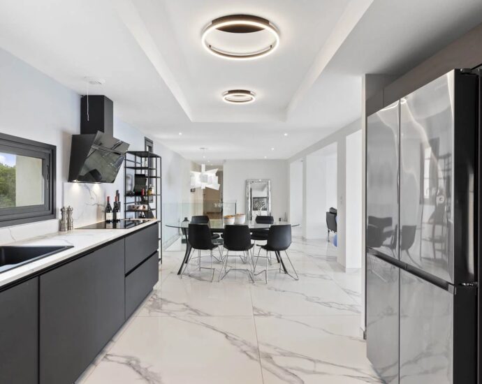 Côte des Nacres, Canella, Villa pied dans l&rsquo;eau, 5 chambres, piscine, vue mer panoramique, accès privé mer