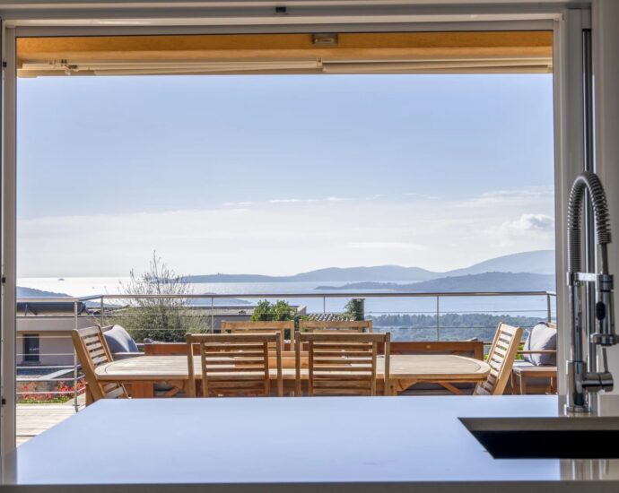 Porto -Vecchio, Arasu, Cirindinu, Villa vue mer panoramique, 3 chambres, piscine chauffée, proche plage