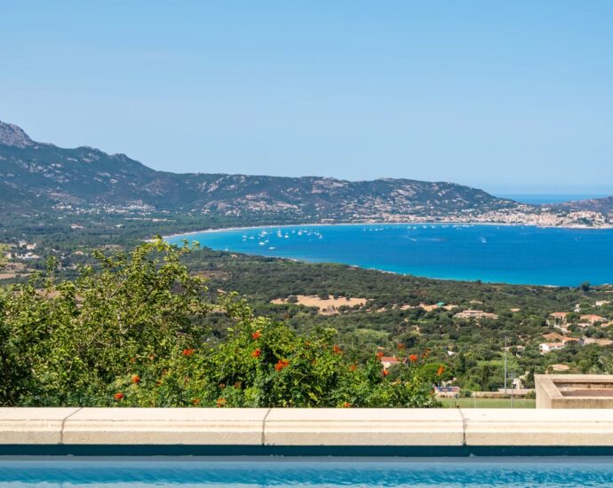 Lumio, Maison de Maître, 9 chambres, vue panoramique mer et village, piscine, proche plage